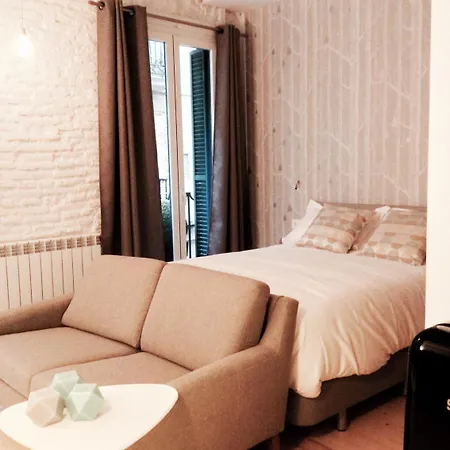 Fantastic Old Town Apartment