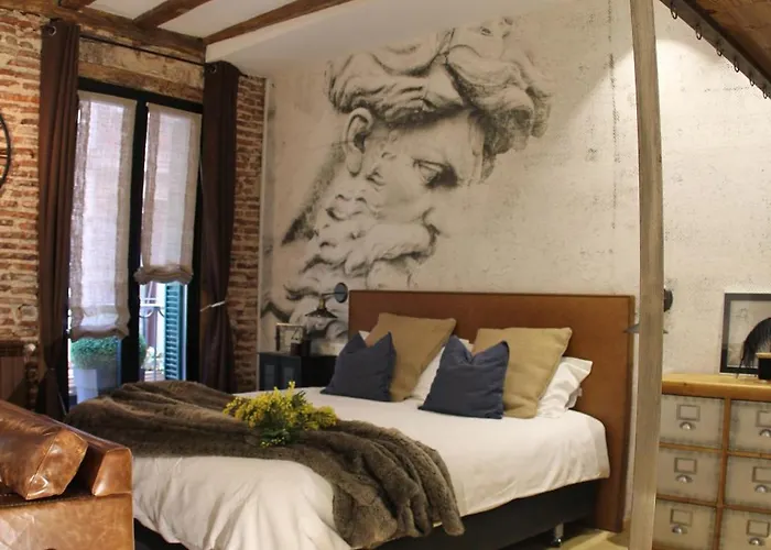 Fantastic Old Town Apartment *